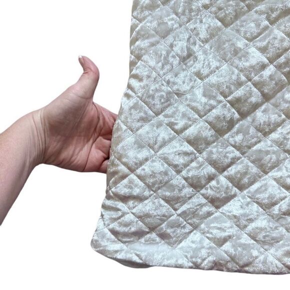 Charter Club Quilted Velvet Outdoor Gold Snap Closure Vest White Size Medium - Picture 8 of 12